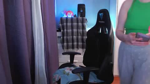 Snapshot of lady_inari chatting on February 25, 2026, 6:50 pm Angelika online show from February 25, 2026, 6:50 pm