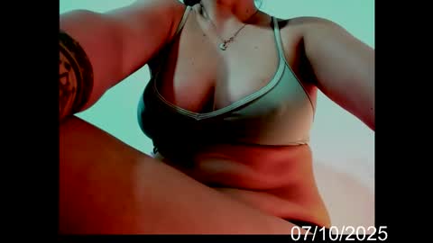Snapshot of lady_jhana chatting on October 7, 2025, 3:42 pm Jhana online show from October 7, 2025, 3:42 pm