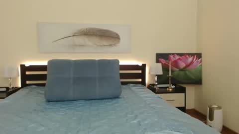 Snapshot of lady_milf_hot chatting on February 27, 2025, 5:45 am Sofi online show from February 27, 2025, 5:45 am