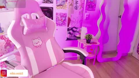 Snapshot of lady_noize chatting on April 12, 2026, 8:58 pm Lady online show from April 12, 2026, 8:58 pm