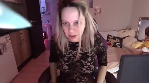 Snapshot of lady_smile69 chatting on February 16, 2025, 1:58 am lady_smile69 online show from February 16, 2025, 1:58 am