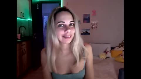 Snapshot of lady_smile69 chatting on September 13, 2025, 5:35 pm lady_smile69 online show from September 13, 2025, 5:35 pm
