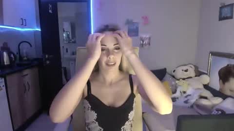 Snapshot of lady_smile69 chatting on November 30, 2025, 2:10 pm lady_smile69 online show from November 30, 2025, 2:10 pm