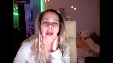 Snapshot of lady_smile69 chatting on February 11, 2026, 4:28 am lady_smile69 online show from February 11, 2026, 4:28 am