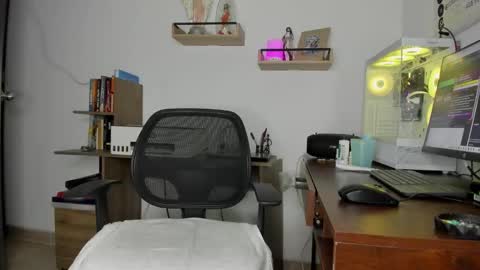 Snapshot of lady_sophie01 chatting on September 20, 2025, 8:32 pm Sophie online show from September 20, 2025, 8:32 pm