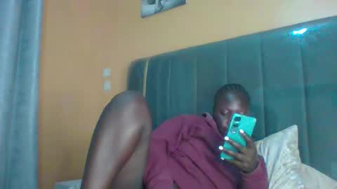 lindah32 online show from November 17, 2025, 10:04 pm