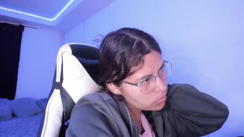  Lady  online show from November 7, 2025, 5:51 am