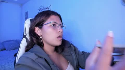  Lady  online show from November 19, 2025, 12:32 am