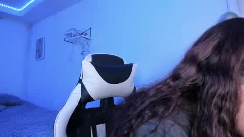  Lady  online show from November 28, 2025, 4:48 am