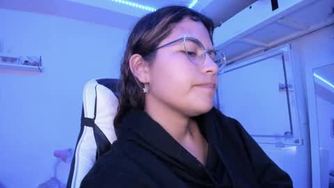  Lady  online show from April 30, 2026, 4:30 am