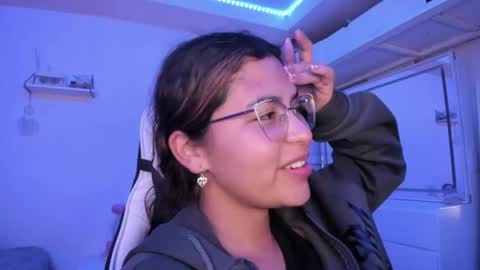  Lady  online show from May 1, 2026, 3:22 am
