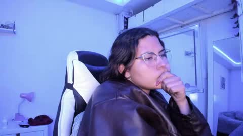  Lady  online show from May 14, 2026, 5:03 am