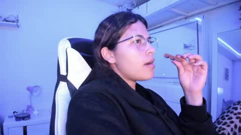  Lady  online show from May 21, 2026, 4:19 am
