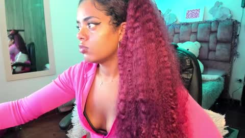 Snapshot of ladydanniela chatting on December 17, 2024, 8:01 am leidy daniela online show from December 17, 2024, 8:01 am