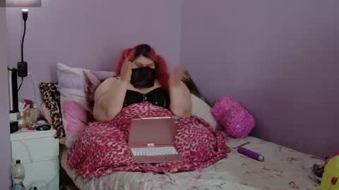 ladykitsunebig online show from July 7, 2026, 6:05 am
