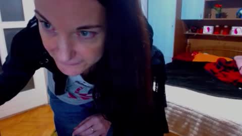 Snapshot of ladylhoty chatting on November 15, 2025, 4:25 pm LadyLHoty online show from November 15, 2025, 4:25 pm