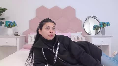 Snapshot of ladyliia chatting on February 18, 2025, 4:26 am Lia online show from February 18, 2025, 4:26 am