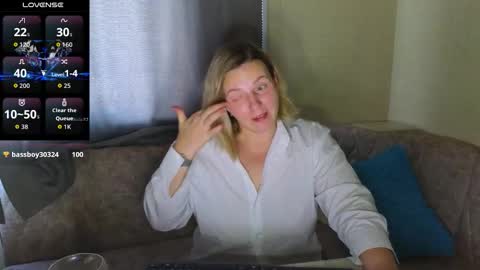 Snapshot of ladylucky_ chatting on October 20, 2025, 2:01 am ladylucky_ online show from October 20, 2025, 2:01 am