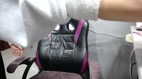 ladynemesis00 online show from November 28, 2025, 11:07 pm