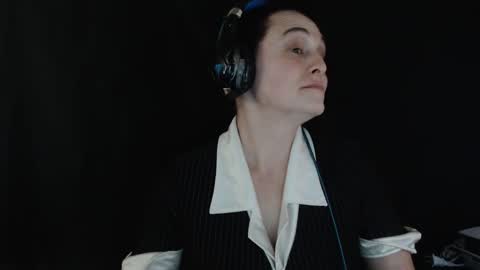 LadySlate online show from February 3, 2025, 8:13 am