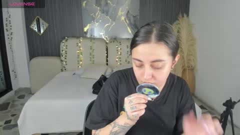 Snapshot of ladysweetts chatting on January 15, 2026, 3:44 am Lady online show from January 15, 2026, 3:44 am