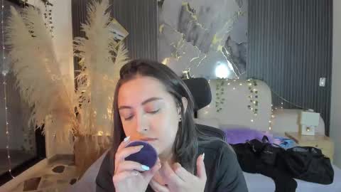 Snapshot of ladysweetts chatting on February 23, 2026, 3:48 am Lady online show from February 23, 2026, 3:48 am