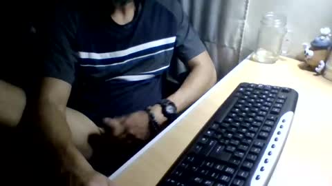 Snapshot of lagenovadura chatting on July 3, 2026, 7:26 am La Genova esta Dura beard boy male dick mastubate latinosexy latinohot latino glasses mature strong stronglegs online show from July 3, 2026, 7:26 am