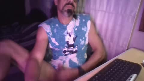 Snapshot of lagenovadura chatting on July 17, 2026, 4:30 am La Genova esta Dura beard boy male dick mastubate latinosexy latinohot latino glasses mature strong stronglegs online show from July 17, 2026, 4:30 am