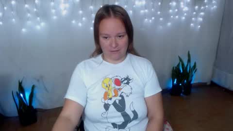 Snapshot of lahurent_weed420 chatting on February 26, 2026, 3:22 pm paola and a guest lol online show from February 26, 2026, 3:22 pm