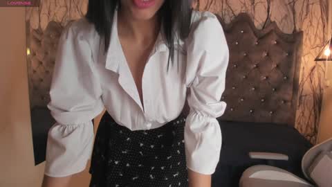 Laia online show from December 10, 2024, 6:06 pm