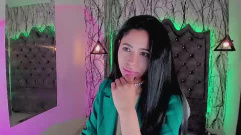 Laia online show from February 24, 2025, 5:20 pm