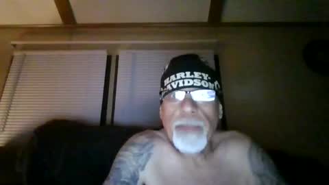 Snapshot of laidbackluxury chatting on May 13, 2026, 2:31 am laidbackluxury online show from May 13, 2026, 2:31 am