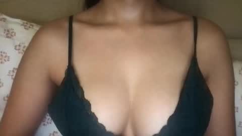 Laila Yousef online show from December 16, 2025, 8:30 am