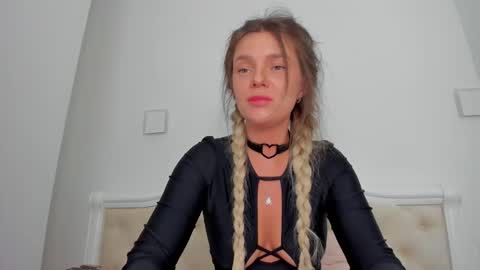 Snapshot of lallie_ chatting on December 17, 2025, 3:29 pm Lallie online show from December 17, 2025, 3:29 pm