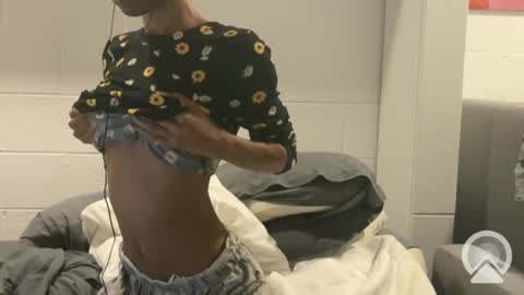 lalunevelvet online show from February 10, 2025, 6:20 am