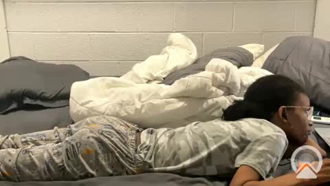 lalunevelvet online show from February 16, 2025, 4:42 am