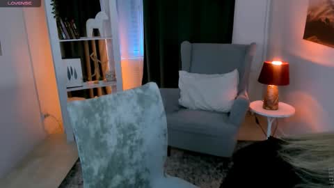 Snapshot of laly_peach chatting on November 3, 2025, 10:49 am Laly online show from November 3, 2025, 10:49 am