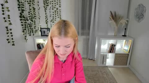 Snapshot of laly_peach chatting on November 17, 2025, 4:46 pm Laly online show from November 17, 2025, 4:46 pm