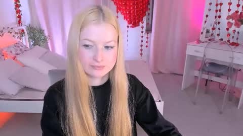 Snapshot of laly_peach chatting on February 20, 2026, 7:43 am Laly online show from February 20, 2026, 7:43 am