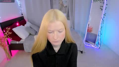 Snapshot of laly_peach chatting on March 11, 2026, 11:27 am Laly online show from March 11, 2026, 11:27 am