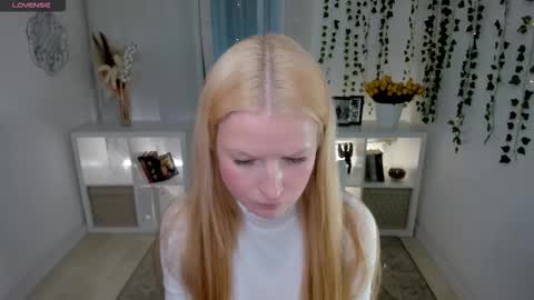 Snapshot of laly_peach chatting on March 16, 2026, 4:00 pm Laly online show from March 16, 2026, 4:00 pm