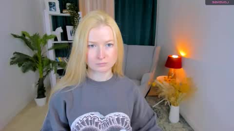 Snapshot of laly_peach chatting on March 18, 2026, 11:46 am Laly online show from March 18, 2026, 11:46 am