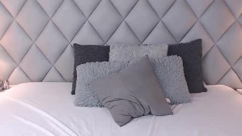 Laly Castro online show from February 6, 2025, 8:13 pm