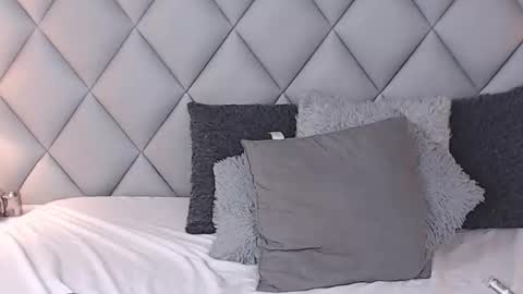 Laly Castro online show from February 6, 2025, 11:15 pm