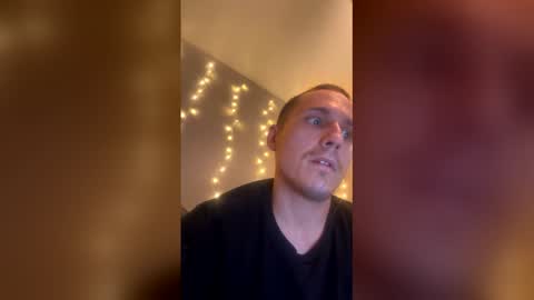 Snapshot of lambo290 chatting on December 16, 2025, 11:32 pm lambo290 online show from December 16, 2025, 11:32 pm