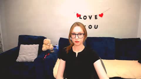 Snapshot of lana__ray chatting on May 6, 2026, 11:15 am lana__ray online show from May 6, 2026, 11:15 am