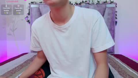 Snapshot of lana_bennett69 chatting on October 21, 2025, 10:27 am Lana online show from October 21, 2025, 10:27 am