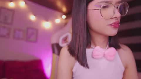 Snapshot of lana_dreams_ chatting on November 7, 2025, 3:17 am Lana online show from November 7, 2025, 3:17 am