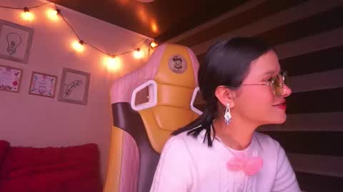 Snapshot of lana_dreams_ chatting on November 26, 2025, 1:39 am Lana online show from November 26, 2025, 1:39 am