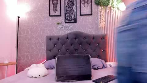 Snapshot of lana_gill chatting on April 17, 2026, 6:33 pm lana_gill online show from April 17, 2026, 6:33 pm